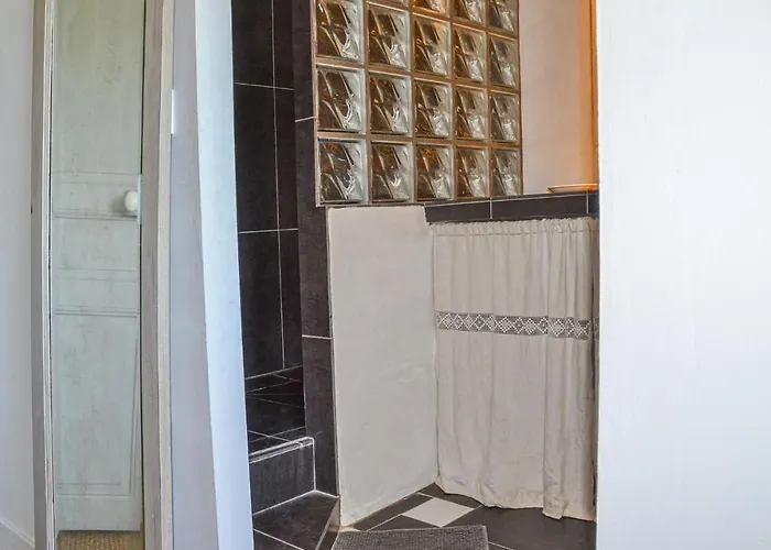 Vakantiehuis Beautiful In En Champagne Domfront-en-Champagne